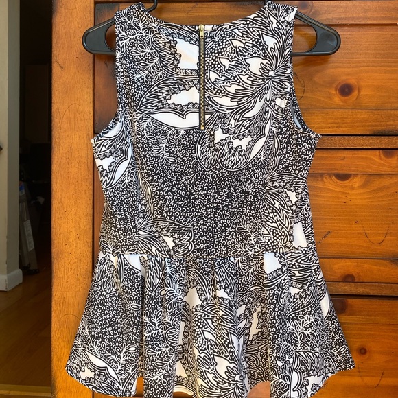 Chic Peplum Top - Picture 2 of 2